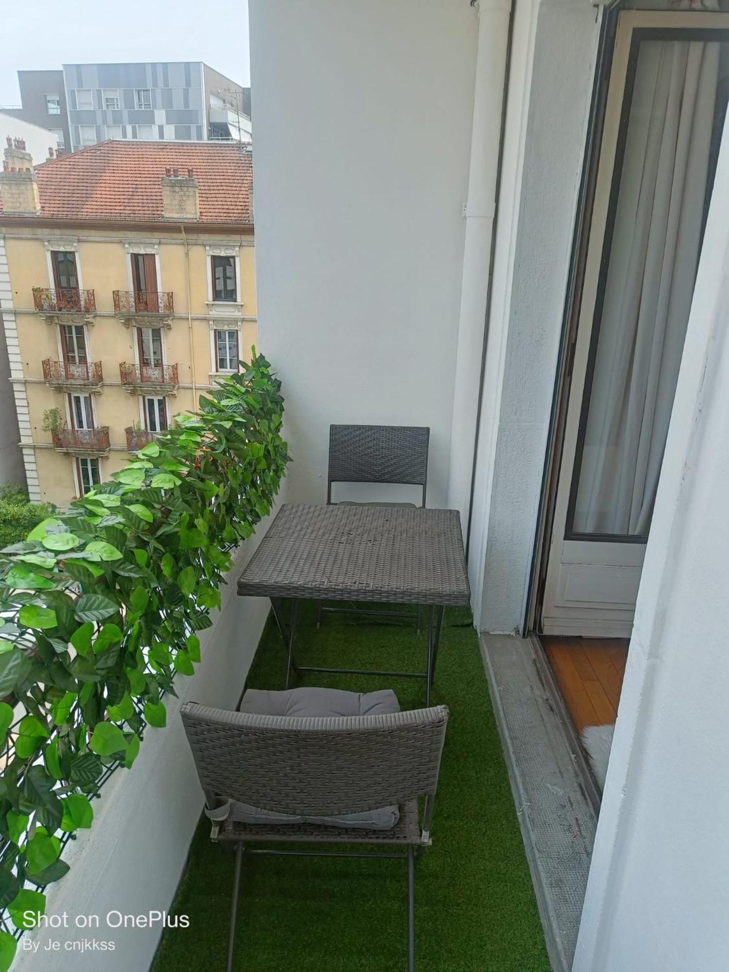 Belle Chambre Avec Balcon Prive - 3 Mins Gare Annemasse - Geneve Acces Direct Apartment Exterior foto